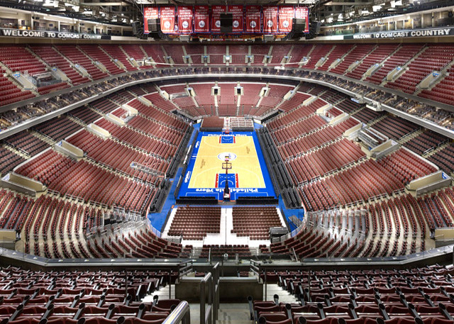 该球馆是nba联赛76人球队的主场,在这里曾走出一批又一批的"费城之子"